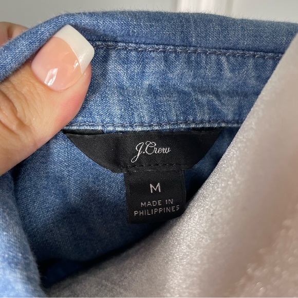 JCrew || Chambray Half Sleeve Button Down Size M - Picture 6 of 7
